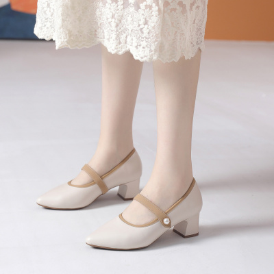 复古真皮一字带玛丽珍鞋女春秋新款尖头粗跟单鞋通勤大码女鞋