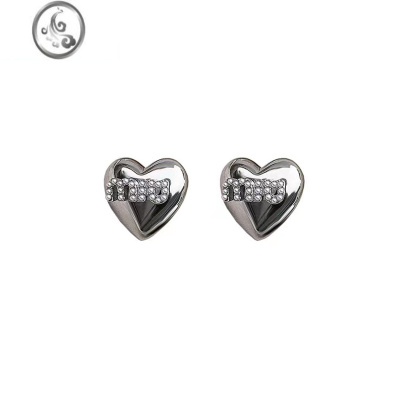 JiMi秋冬氛围感爱心设计款耳环女小众高级感轻奢2023年新款潮miu耳饰