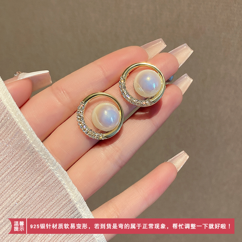 刘亦菲同款珍珠耳钉女高级感耳饰2023年新款潮简约小巧气质耳环送女朋友老婆情人节七夕生日礼物