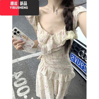 YIBUSHENG气质满格~甜美飞袖碎花吊带连衣裙女设计感度假风仙女长裙