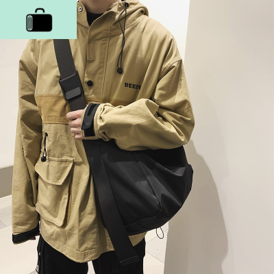 男士单肩斜挎包ins潮牌时尚潮流大容量邮差背包学生个性日系包包NEW LAKE男士斜挎包