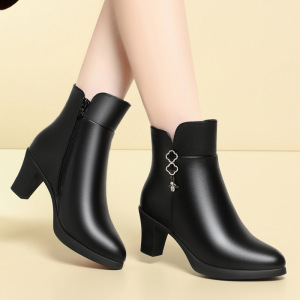 女短靴加绒妈妈鞋冬季加厚防滑软皮粗跟棉靴时尚皮靴女厚底女靴子