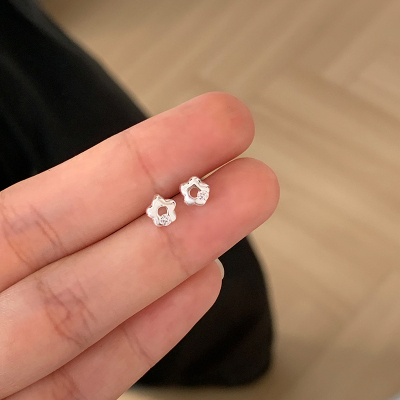 s925纯银花朵耳钉小巧精致简约耳饰女日常通勤适合春天的耳钉送女朋友老婆情人节七夕生日礼物