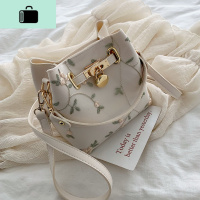 夏天小包包女包2020新款潮网红水桶包小清新夏天斜挎包女百搭insNEW LAKE女斜挎包