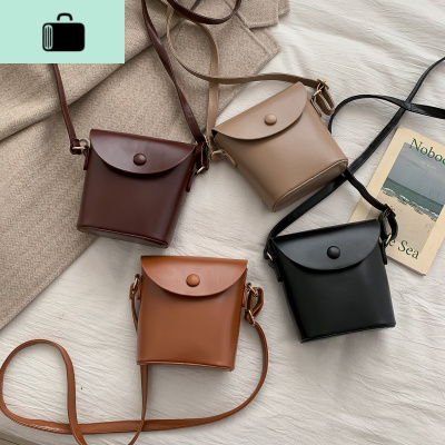 小包包女包2020新款潮复古森系时尚斜挎包流行简约质感单肩水桶包NEW LAKE女斜挎包