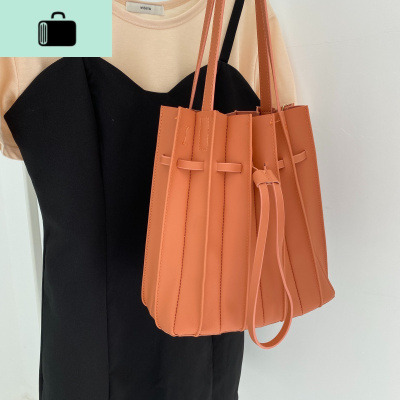女款百褶单肩包韩版日系折叠水桶包抽拉时尚大容量软面单肩斜跨包NEW LAKE女斜挎包