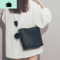 高级感洋气女士水桶包包女2020新款韩版百搭斜挎包时尚宽带单肩包NEW LAKE女斜挎包