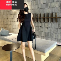 YIBUSHENG法式赫本风黑色连衣裙子女季2024新款小个子设计感收腰a字短裙