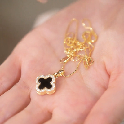 双面四叶花项链配饰女满钻白贝母锁骨链小众气质黑色吊坠轻奢高级送女朋友老婆情人节七夕生日礼物