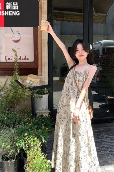 YIBUSHENG季2024新款韩版气质减龄绑带碎花设计感宽松长款吊带连衣裙女装