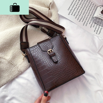 ins大包包女2020新款韩版时尚潮水桶包质感百搭小黑包单肩斜挎包NEW LAKE女士单肩包