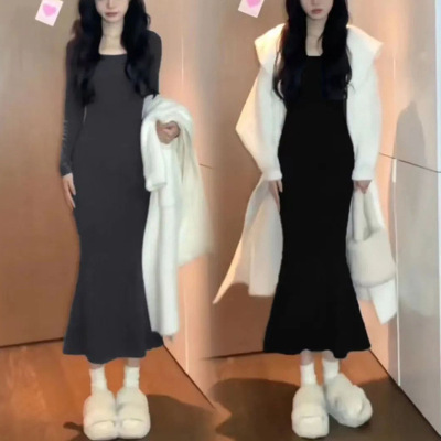 长款鱼尾裙秋冬季新款修身显瘦打底连衣裙女内搭方领纯色包臀裙潮