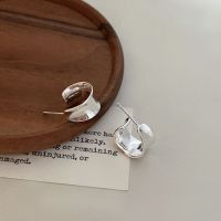 松本惠奈同款耳环s925不规则宽面C型纯银耳圈光面日系2024年新款送女朋友老婆情人节七夕生日礼物