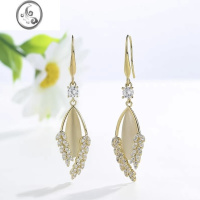 JiMi镶钻猫眼石几何叶子耳环气质百搭菱形耳坠春夏新款圆脸显瘦耳饰女