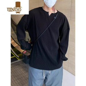 YANXU设计感褶皱垂感圆领长袖T恤男潮流宽松休闲打底白色v领上衣