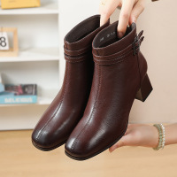 高跟女靴秋冬新款欧美风方头中跟时装靴洋气皮带扣复古风短靴