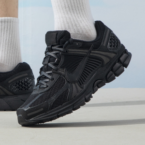 耐克(NIKE)男鞋新款运动鞋V2K RUN缓震耐磨轻便透气老爹鞋跑步休闲鞋BV1358-003 ZP