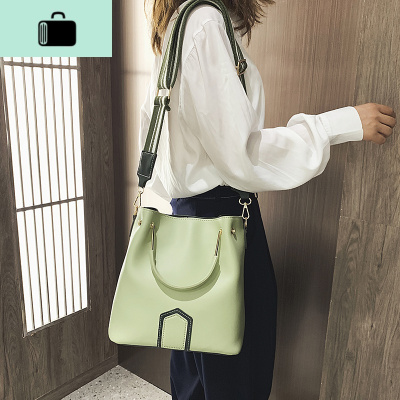 夏大容量手提包包女包新款2020潮韩版百搭单肩斜挎时尚宽带水桶包NEW LAKE
