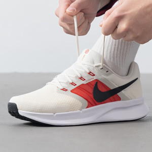耐克(NIKE)男鞋 Run Swift 3 新款运动鞋舒适减震轻便低帮休闲跑步鞋DR2695-010 ZP