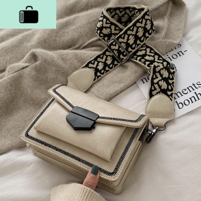 包包女包2020春季新款方包时尚信封包休闲包宽肩带复古单肩斜挎包NEW LAKE女斜挎包