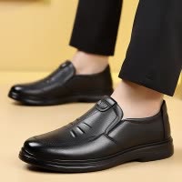 皮鞋男款潮流新款百搭男士休闲鞋中老年爸爸鞋商务正装鞋子