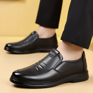 皮鞋男款潮流新款百搭男士休闲鞋中老年爸爸鞋商务正装鞋子