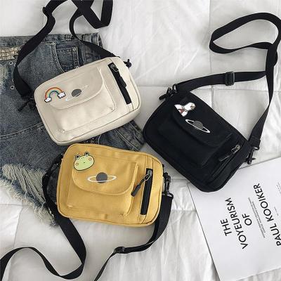 2020新款斜挎韩版百搭复古时尚学生ins网红单肩小黑帆布小包包女