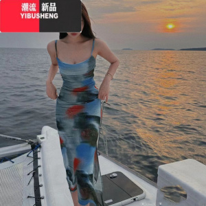 YIBUSHENG设计感度假裙纯欲风辣妹复古落日扎染印花抹胸长裙显瘦吊带连衣裙