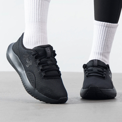 安德玛/UA鞋跑步鞋ChargedCharged中正女鞋四季款3027007-002