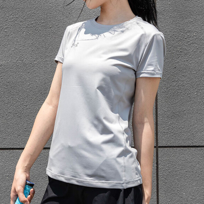 安德玛 女款短袖T恤2026-259/件