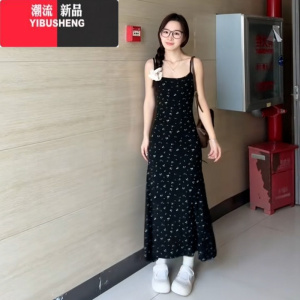 YIBUSHENG法式黑色吊带碎花连衣裙女季2024新款小个子包臀长裙穿搭一整套
