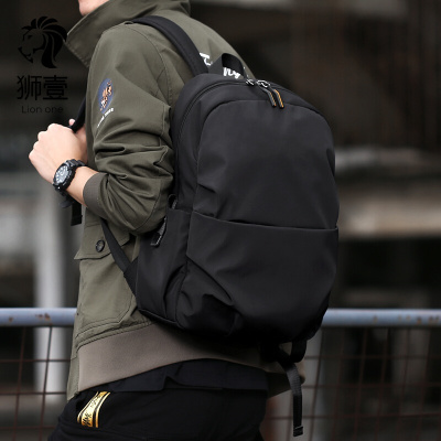 狮壹（Lionone）品牌夏季超火双肩包男时尚潮流休闲简约高中学生书包商务旅行轻便电脑男士背包黑色