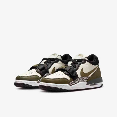 NIKE/耐克女鞋新款减震大童运动篮球鞋CD9054-120 C