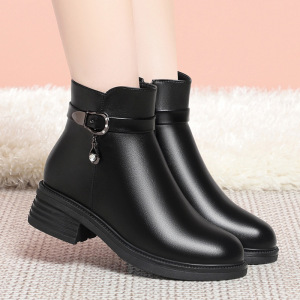 年秋冬新款棉鞋加绒软皮短筒靴子中老年女鞋