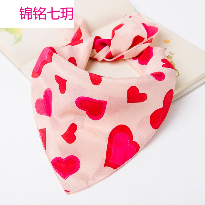 锦铭七玥儿童真丝双绉围巾40CM婴儿宝宝围脖秋冬季女童红色爱心小方巾丝巾
