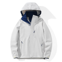 男装春秋季冲锋衣情侣外套男生衣服户外防水青少年上衣潮牌夹克男