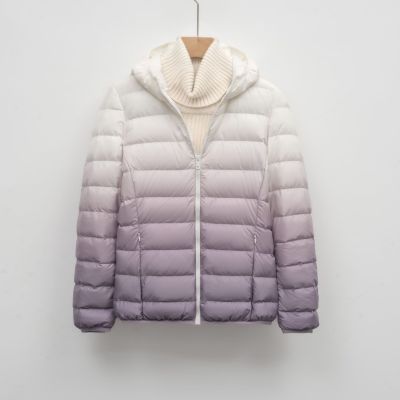 女装秋冬新款90绒轻薄羽绒服女款女式连帽渐变色撞色外套_5274