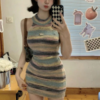 纯欲风辣妹撞色条纹挂脖针织连衣裙女夏季新款修身显瘦包臀吊带裙