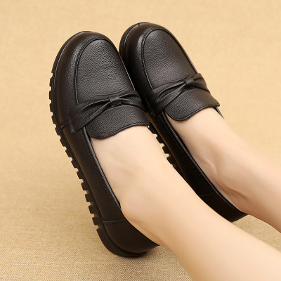 新款牛皮妈妈女鞋软底中老年休闲单鞋舒适平底妈妈鞋