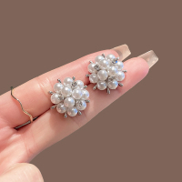 银针珍珠花朵耳钉女轻奢高级感气质耳环2025年新款独特精致耳饰品送女朋友老婆情人节七夕生日礼物