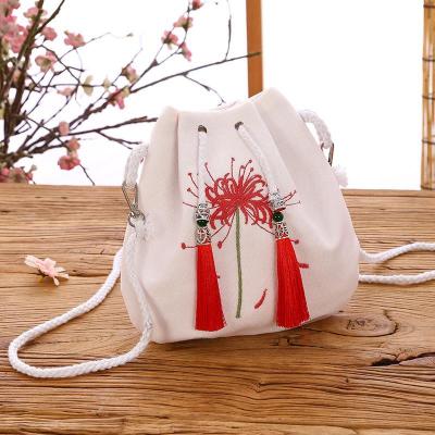 新款森系小包彼岸花古风汉服包中国风仙女刺绣斜挎包流苏单肩包莎丞
