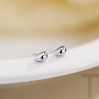 s999足银水滴耳钉2023年新款潮轻奢气质小众设计精致小巧耳饰批发送女朋友老婆情人节七夕生日礼物