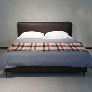 富牌618活动家具全方位真皮包裹现代简约头层牛皮豆腐块主次卧全真皮软床