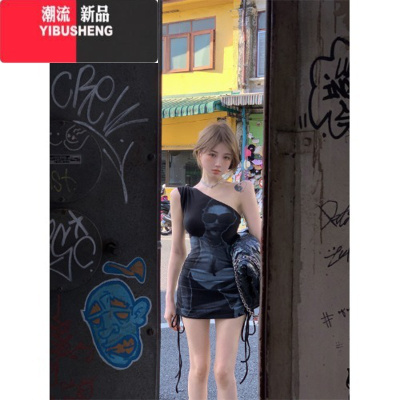 YIBUSHENG纯欲辣妹人像印花斜肩连衣裙女装早春修身收腰包臀裙短裙
