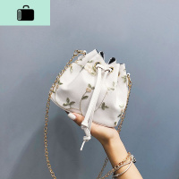 小包包女2020春夏新款潮韩版百搭斜挎包链条单肩小清新绣花水桶包NEW LAKE女斜挎包