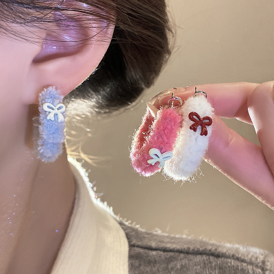 秋冬毛绒蝴蝶结耳圈女2024新款甜美可爱耳环显脸小洋气耳钉耳饰送女朋友老婆情人节七夕生日礼物