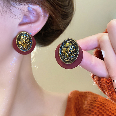 中古港风气质轻奢耳环女2024新款小众设计时尚个性耳钉耳饰送女朋友老婆情人节七夕生日礼物