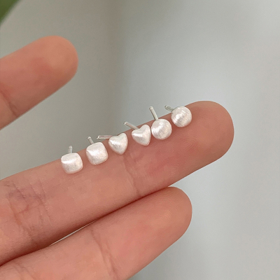 S925纯银爱心几何磨砂耳钉女日常耳环小巧个性耳饰高级感养耳送女朋友老婆情人节七夕生日礼物