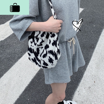 期待已久奶牛复古牛奶黑白帆布包清新小个子手提布袋学生NEW LAKE 奶牛纹女士单肩包