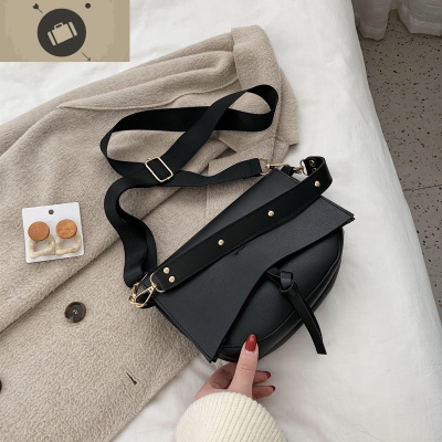 网红小包包女2019新款潮冬季复古韩版工装斜挎马鞍包百搭韩国宽带艾狄伊娃女斜挎包